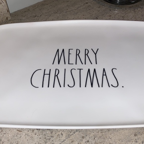 Rae Dunn “Merry Christmas” Melamine Platter And Set of 4 Plates - Picture 6 of 8